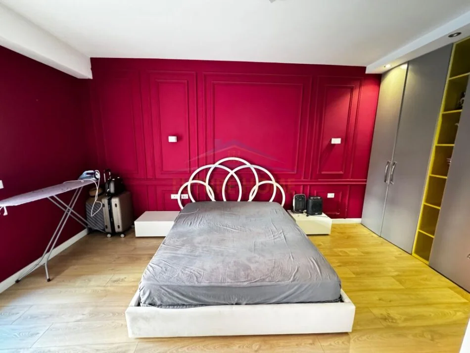 Tirane, shitet apartament 1+1+Ballkon Kati 1, 75 m² 230.000 € (Rruga e Kavajes)