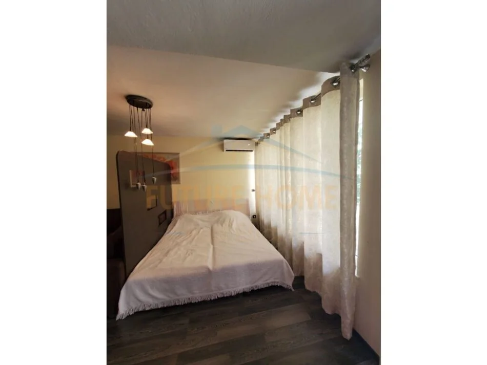 Tirane, jepet me qera apartament 2+1 Kati 2, 180 m² 600 € (Brryl, Tirane)