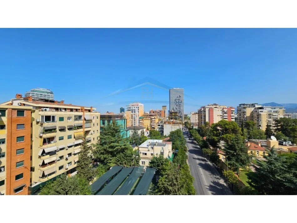 Tirane, jepet me qera apartament 2+1 Kati 8, 112 m² 850 € (. Apartamenti ndodhet pranë Ambasadës Amerikane)