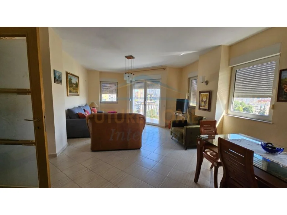 Tirane, jepet me qera apartament 2+1+Aneks+Ballkon Kati 8, 112 m² 800 € (Rruga e Elbasanit)