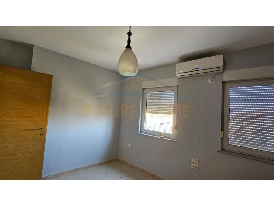 Tirane, jepet me qera apartament 2+1+Aneks+Ballkon Kati 8, 112 m² 800 € (Rruga e Elbasanit)