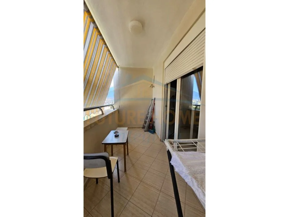 Tirane, jepet me qera apartament 2+1 Kati 8, 112 m² 850 € (Rruga e Elbasanit, afer Ambasades Amerikane)