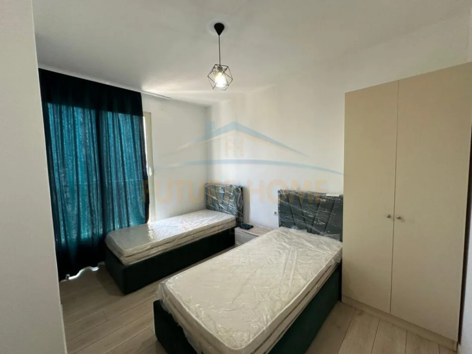 Tirane, jepet me qera apartament 2+1 Kati 8, 105 m² 550 € (Fusha e Aviacionit)