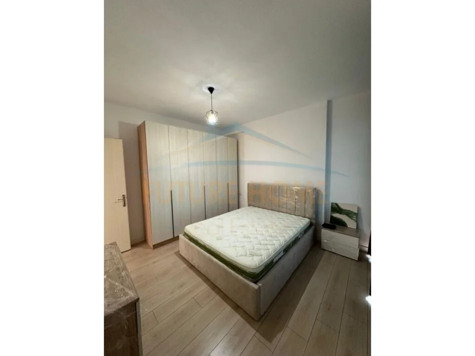 Tirane, jepet me qera apartament 2+1 Kati 8, 105 m² 550 € (Fusha e Aviacionit)