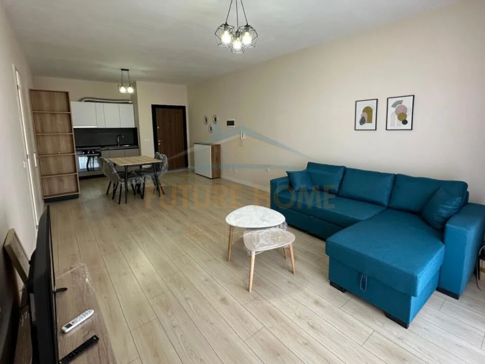 Tirane, jepet me qera apartament 2+1 Kati 8, 105 m² 550 € (Fusha e Aviacionit)