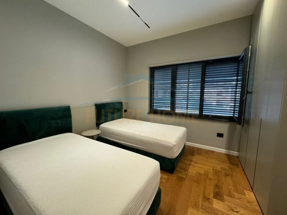 jepet me qera apartament 3+1 Kati 4, 120 m² 1.200 € (Qender Bluestar, Durres)