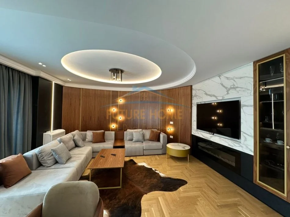 Tirane, jepet me qera apartament 2+1+Ballkon Kati 4, 1.600 € (Rruga e Kavajes)