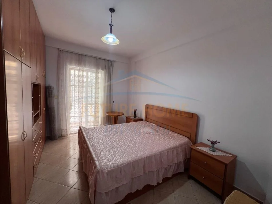 Tirane, jepet me qera apartament 2+1+Ballkon Kati 2, 95 m² 400 € (Kodra e Diellit)