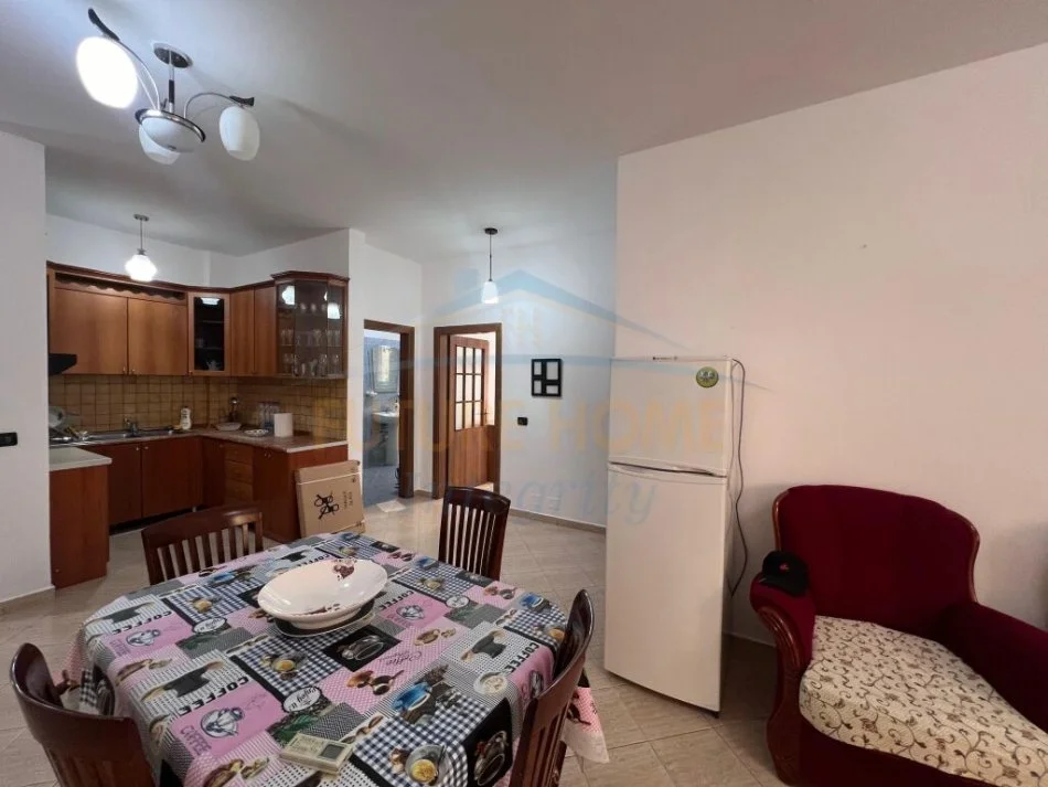 Tirane, jepet me qera apartament 2+1+Ballkon Kati 2, 95 m² 400 € (Kodra e Diellit)