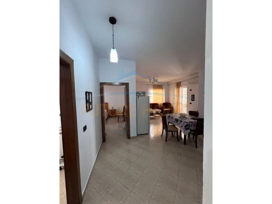 Tirane, jepet me qera apartament 2+1+Ballkon Kati 2, 95 m² 400 € (Kodra e Diellit)