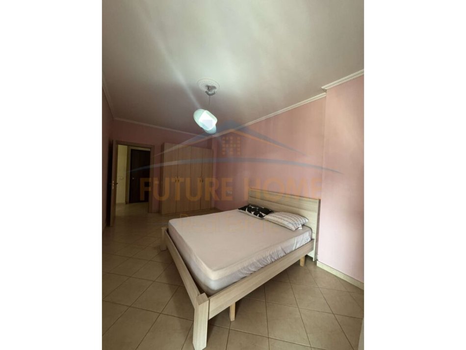 Tirane, jepet me qera apartament 2+1 Kati 7, 100 m² 450 € (Unaza e Re)