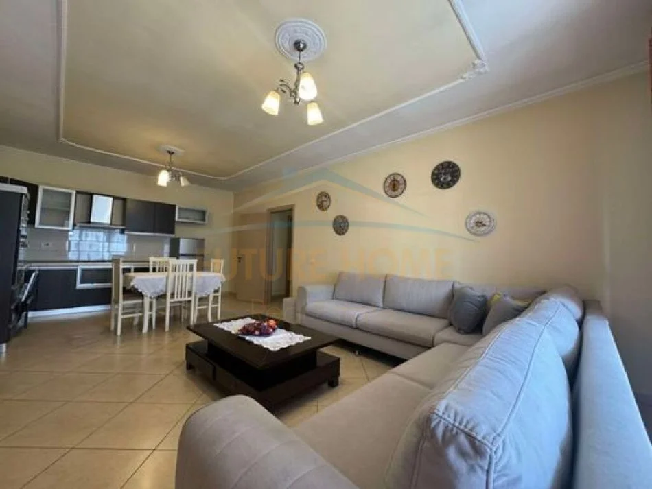 Tirane, jepet me qera apartament 2+1 Kati 7, 100 m² 450 € (Unaza e Re)