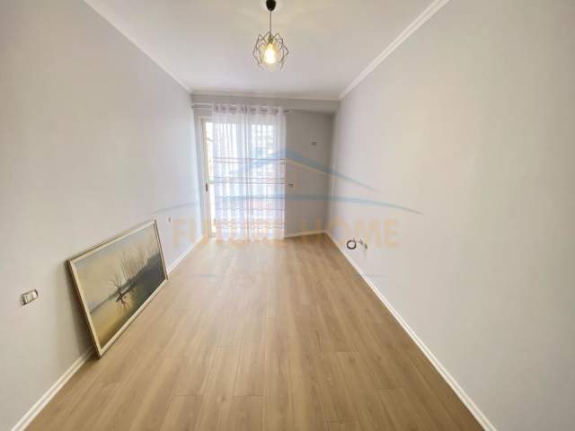 Tirane, shitet apartament 2+1 Kati 3, 93 m² 93.000 Euro (Yzberisht)