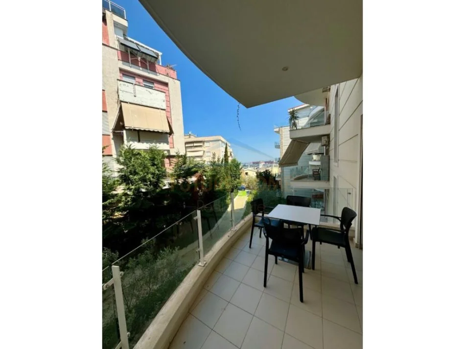 Tirane, shitet apartament 1+1 Kati 2, 73 m² 140.000 € (Kopshti Botanik)