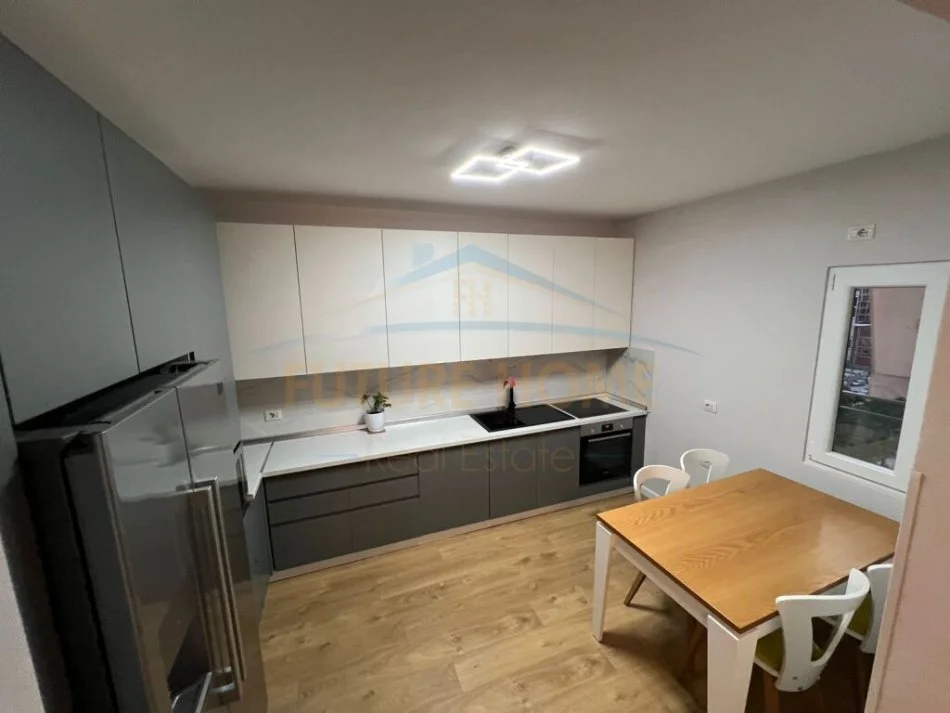 Tirane, shitet apartament 3+1 Kati 9, 156 m² 229.500 € (Ish Fusha e Aviacionit)