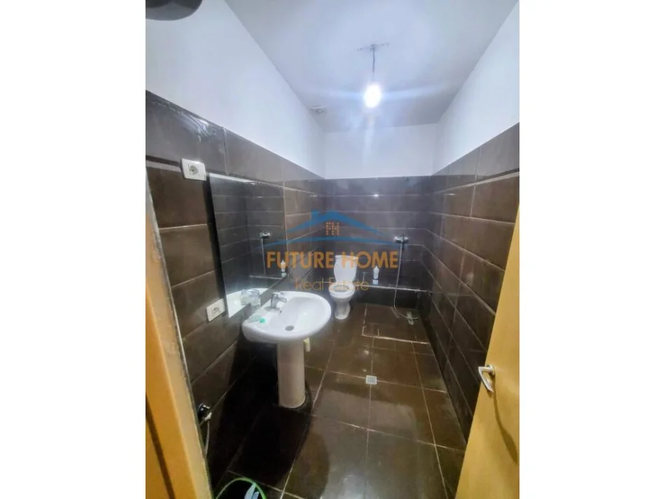 Tirane, jepet me qera apartament 2+1+Ballkon Kati 1, 90 m² 450 € (Kodra e Diellit)