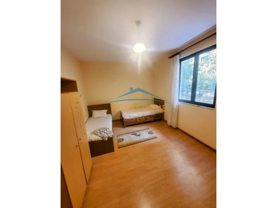 Tirane, jepet me qera apartament 2+1+Ballkon Kati 1, 90 m² 450 € (Kodra e Diellit)