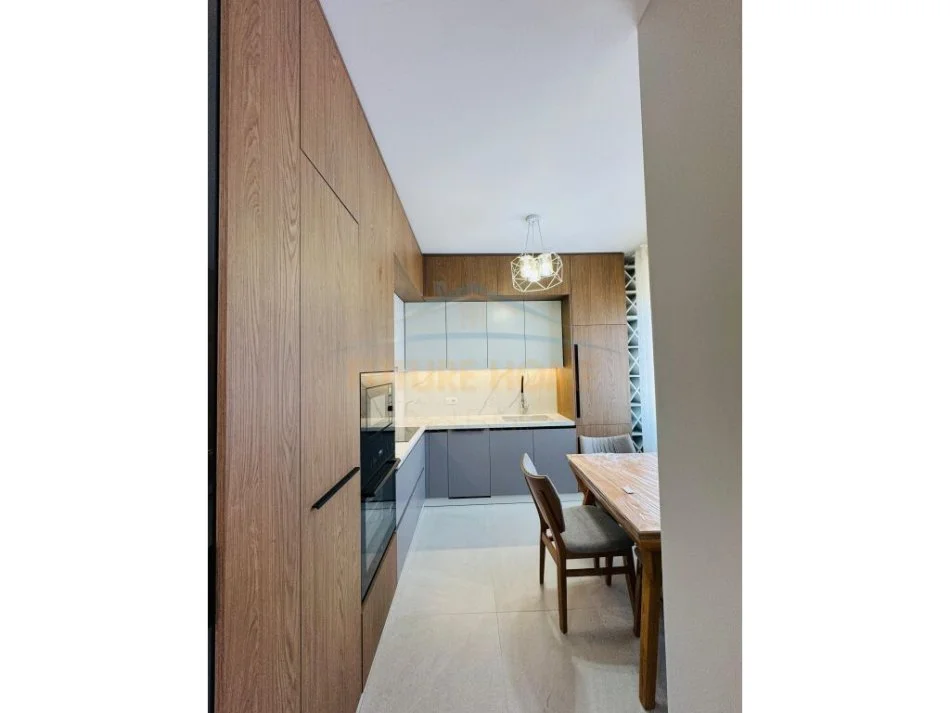 Tirane, jepet me qera apartament 2+1+Aneks+Ballkon Kati 6, 101 m² 700 € (DonBosco)