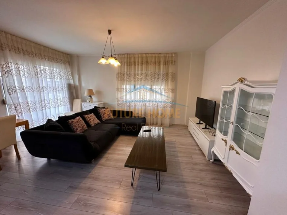 Tirane, jepet me qera apartament 1+1 Kati 1, 87 m² 600 € (Kopshti Zoologjik)