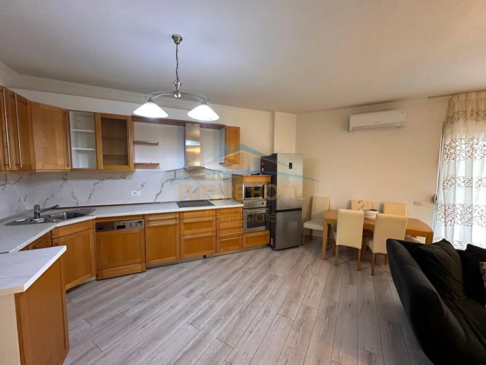 Tirane, jepet me qera apartament 1+1+Aneks Kati 1, 78 m² 600 € (Kopshti Zoologjik)