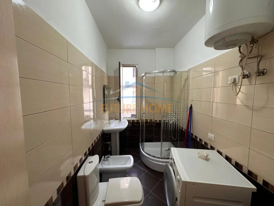 Tirane, jepet me qera apartament 1+1 Kati 1, 79 m² 600 € (Kopshti Zoologjik)