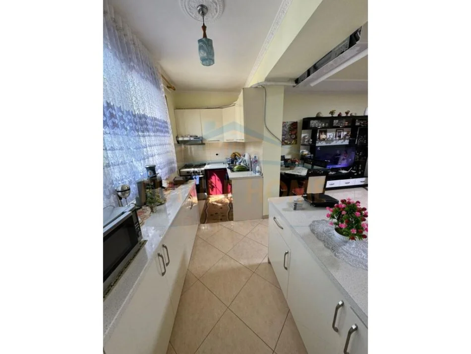 Tirane, shitet apartament 2+1 Kati 5, 102 m² 95.000 € (Allias)