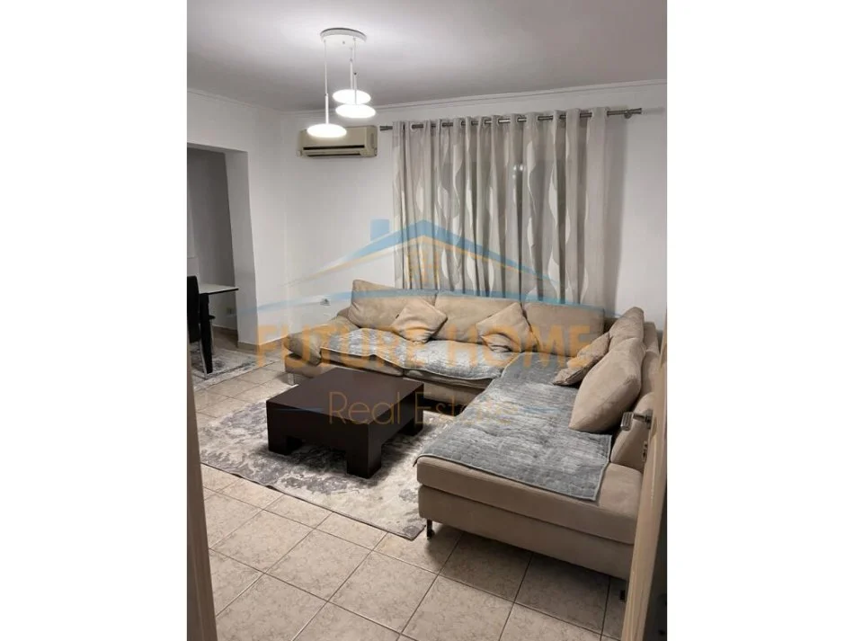 Tirane, shitet apartament 1+1 Kati 5, 54 m² 98.000 € (Rruga Hoxha Tahsim)