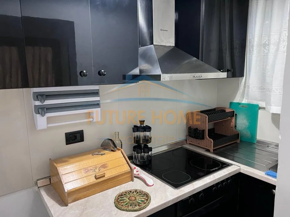 Tirane, shitet apartament 1+1 Kati 5, 54 m² 98.000 € (Rruga Hoxha Tahsim)