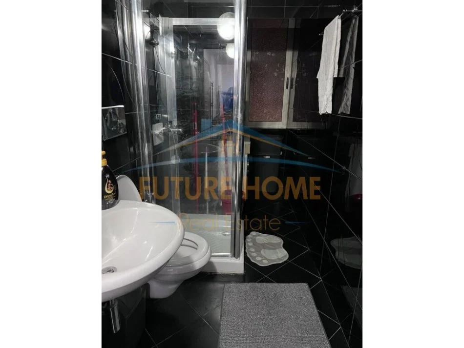 Tirane, shitet apartament 1+1 Kati 5, 52 m² 98.000 € (Rruga Hoxha Tasim)