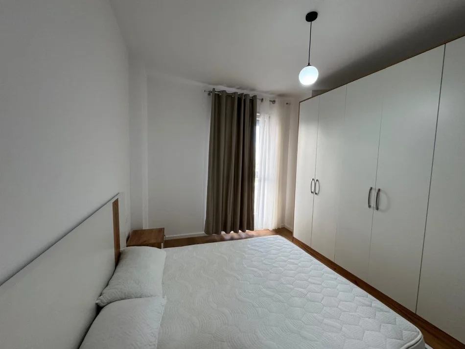 Tirane, jepet me qera apartament 2+1 Kati 3, 96 m² 850 € (Trio Towers Rezidence)
