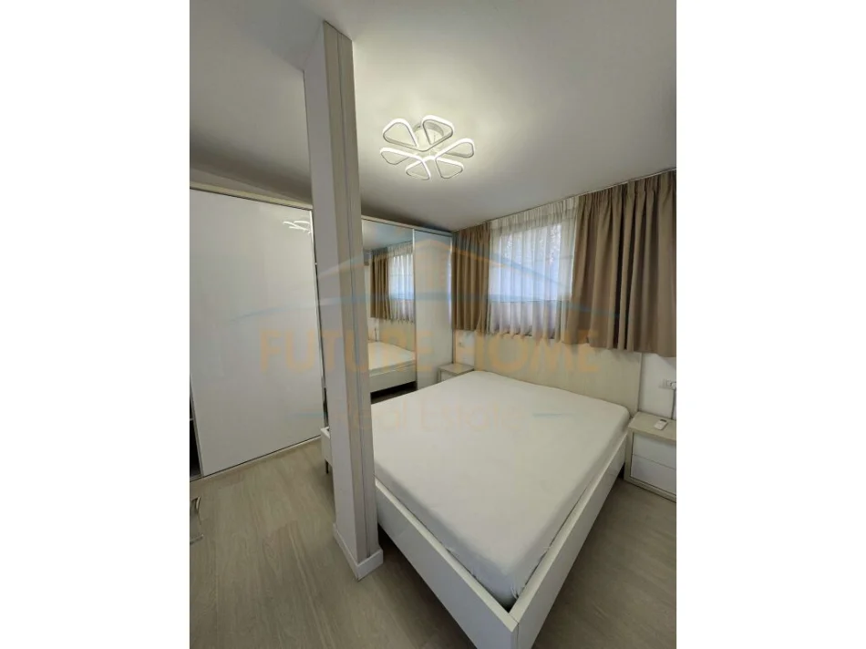 Tirane, jepet me qera apartament 1+1 Kati 1, 55 m² 550 € (Komuna e Parisit)
