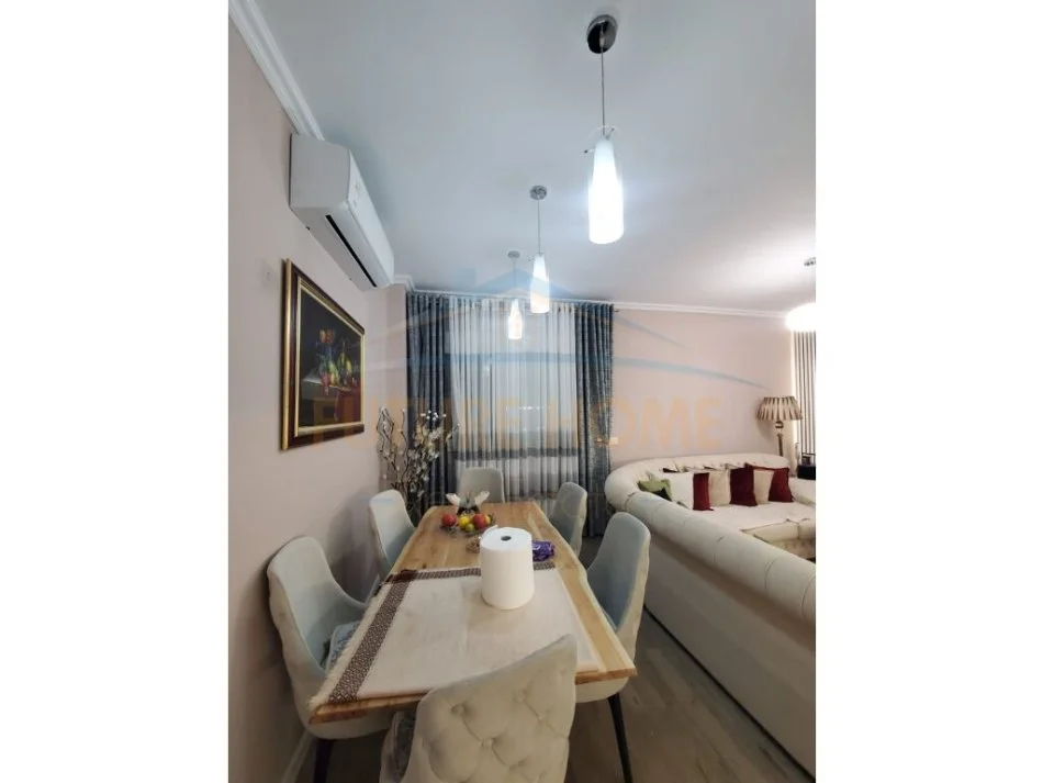 Tirane, shitet apartament 1+1 Kati 2, 76 m² 95.000 € 