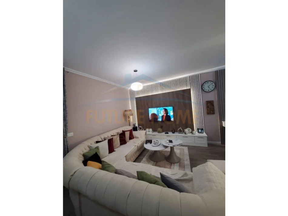 Tirane, shitet apartament 1+1 Kati 2, 76 m² 95.000 € 