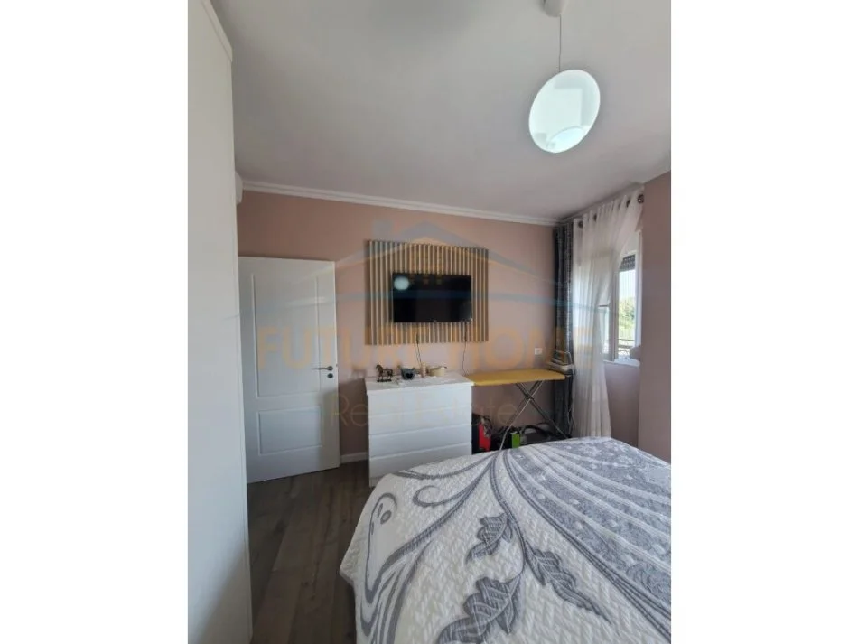 Tirane, shitet apartament 1+1 Kati 2, 76 m² 95.000 € 