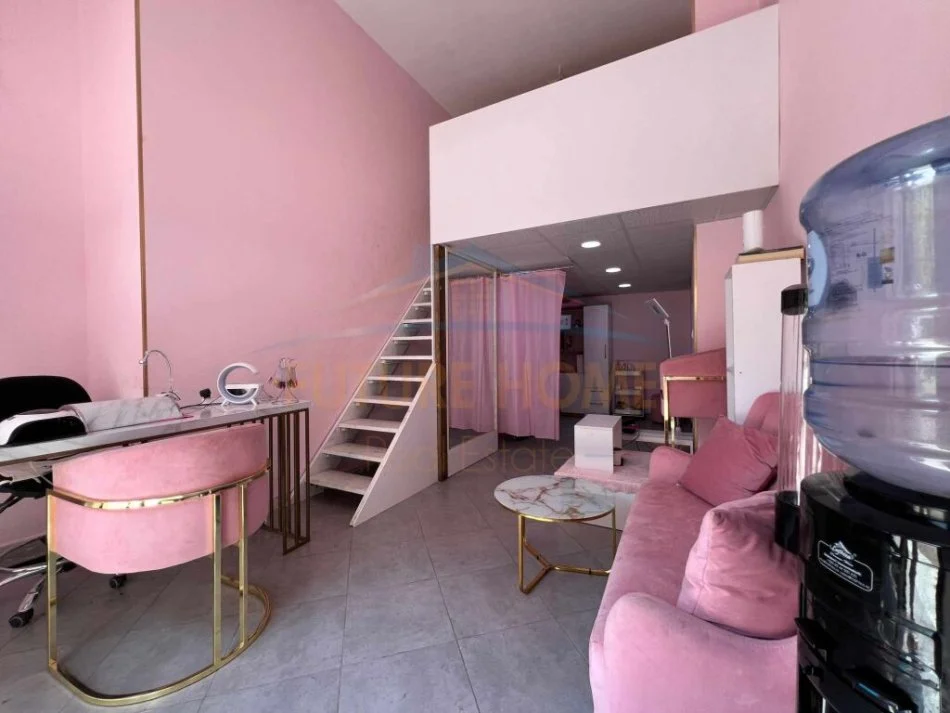 Tirane, jepet me qera ambjent biznesi Kati 0, 34 m² 200 € (Unaza e Re)