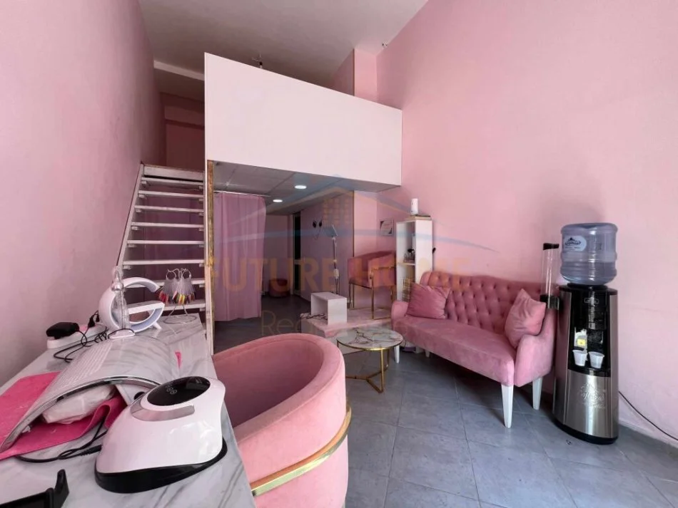 Tirane, jepet me qera ambjent biznesi Kati 0, 34 m² 200 € (Unaza e Re)