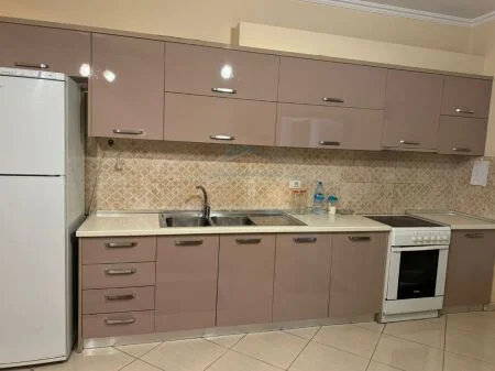 Tirane, shitet apartament 1+1 Kati 2, 71 m² 86.000 € (Rruga Rexhep Bastari, Fresku, Tirane, AREA43300)