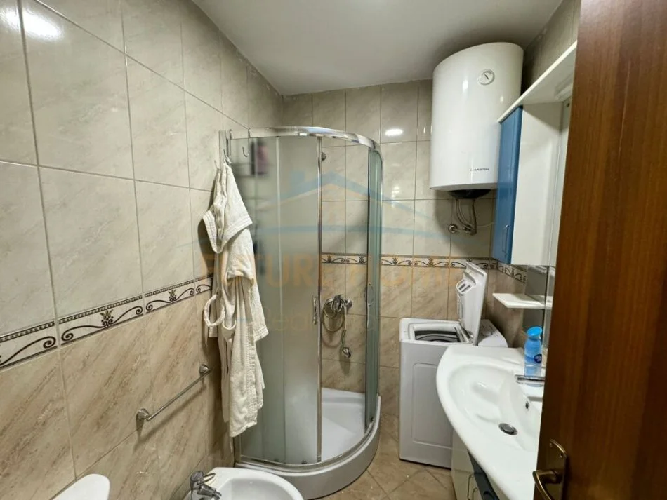 Tirane, shitet apartament 1+1+Ballkon Kati 8, 66 m² 88.000 € (Unaza e Re)