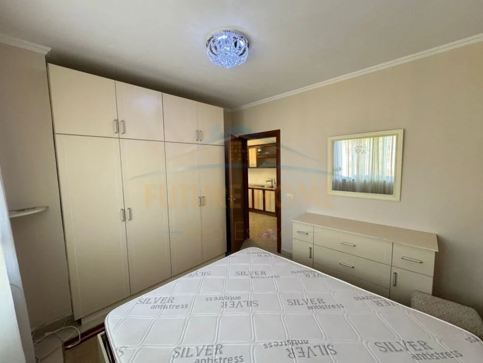 Tirane, shitet 1+1 Kati 8, 88.000 € (Unaza e re, prane bar "Xhamero")