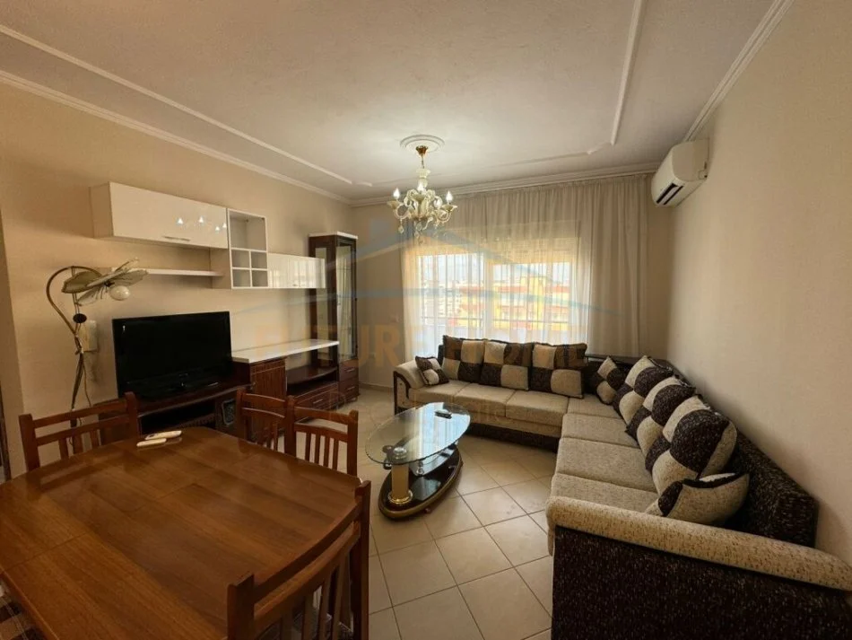 Tirane, shitet apartament 1+1+Ballkon Kati 8, 66 m² 88.000 € (Unaza e Re)