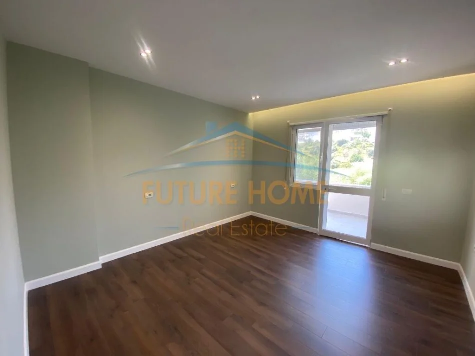 Tirane, shitet apartament 2+1 Kati 1, 122 m² 355.694.017.317 € (Kopshti Botanik)