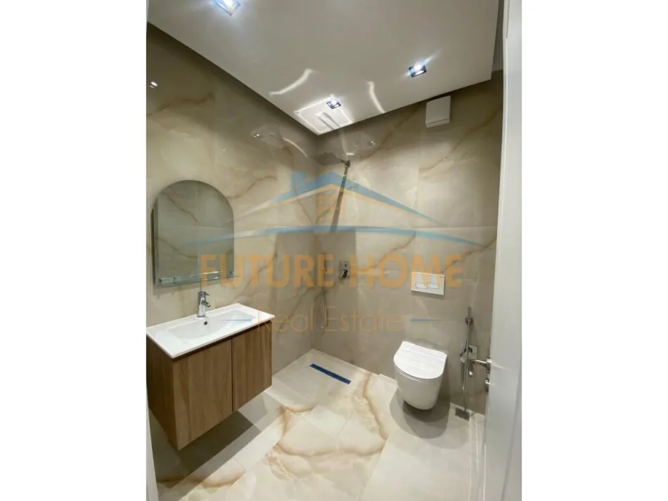 Tirane, shes apartament 2+1 Kati 1, 120 m² 210.000 € (kopshti botanik)