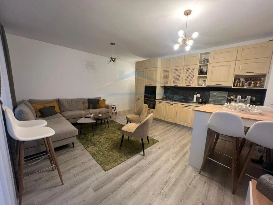Durres, shitet apartament 2+1 Kati 0, 450 m² 320.000 € (San Pietro,Gjiri I Lalzit)