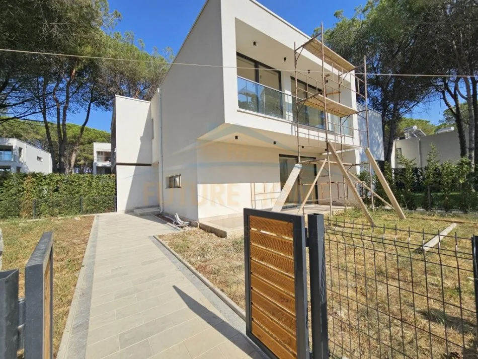 Durres, shitet Vile 2+1 Kati 0, 391 m² 500.000 € (San Pietro,Gjiri I Lalzit)