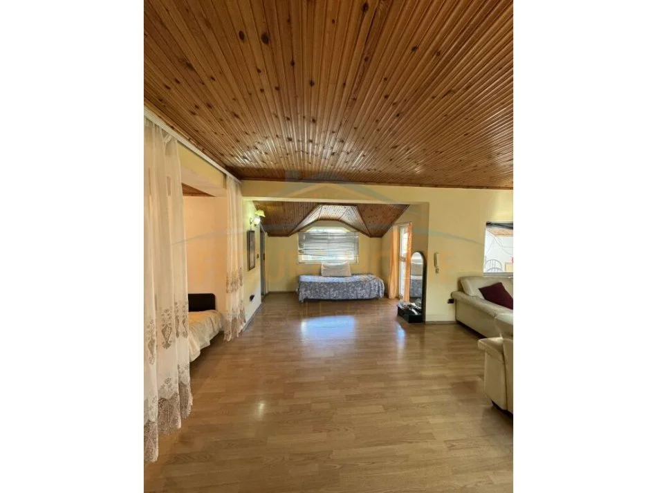 Tirane, jepet me qera apartament 2 Katshe Kati 2, 180 m² 600 € (Rr. "Arkitekt Kasemi", Brryli, Tirane)