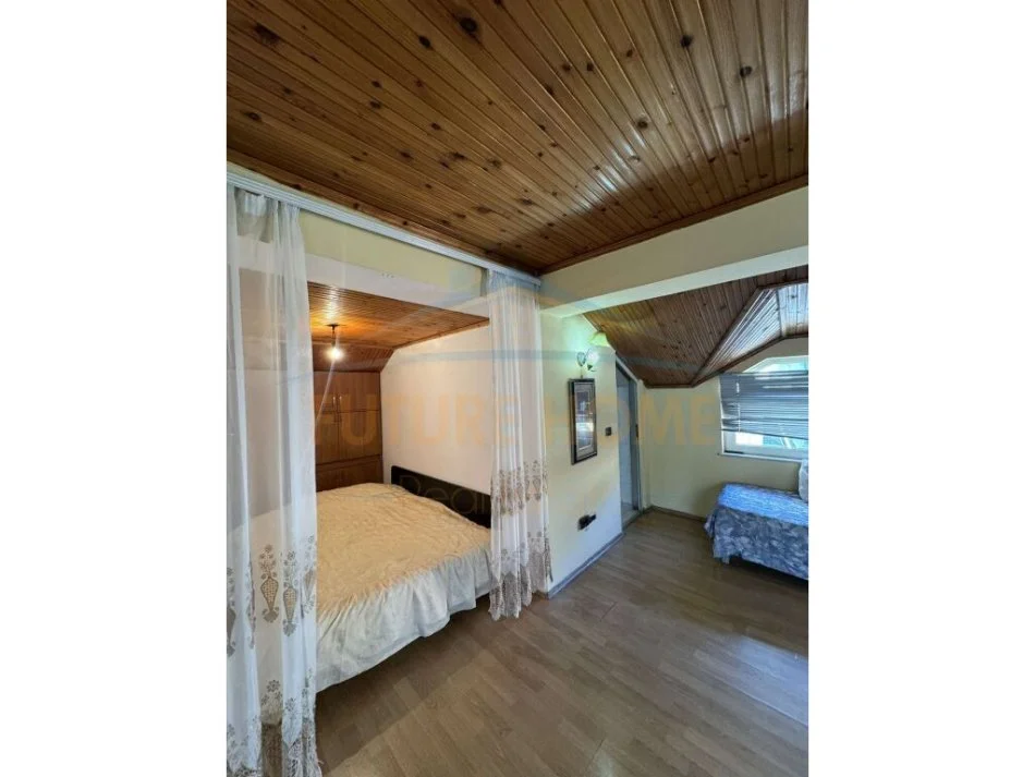 Tirane, jepet me qera apartament 3+1+Aneks+Ballkon Kati 1, 180 m² 650 € (Rruga Arkitetkt Kasemi)