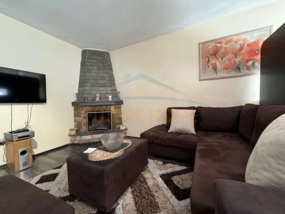 Tirane, jepet me qera apartament 3+1+Aneks+Ballkon Kati 1, 180 m² 650 € (Rruga Arkitetkt Kasemi)