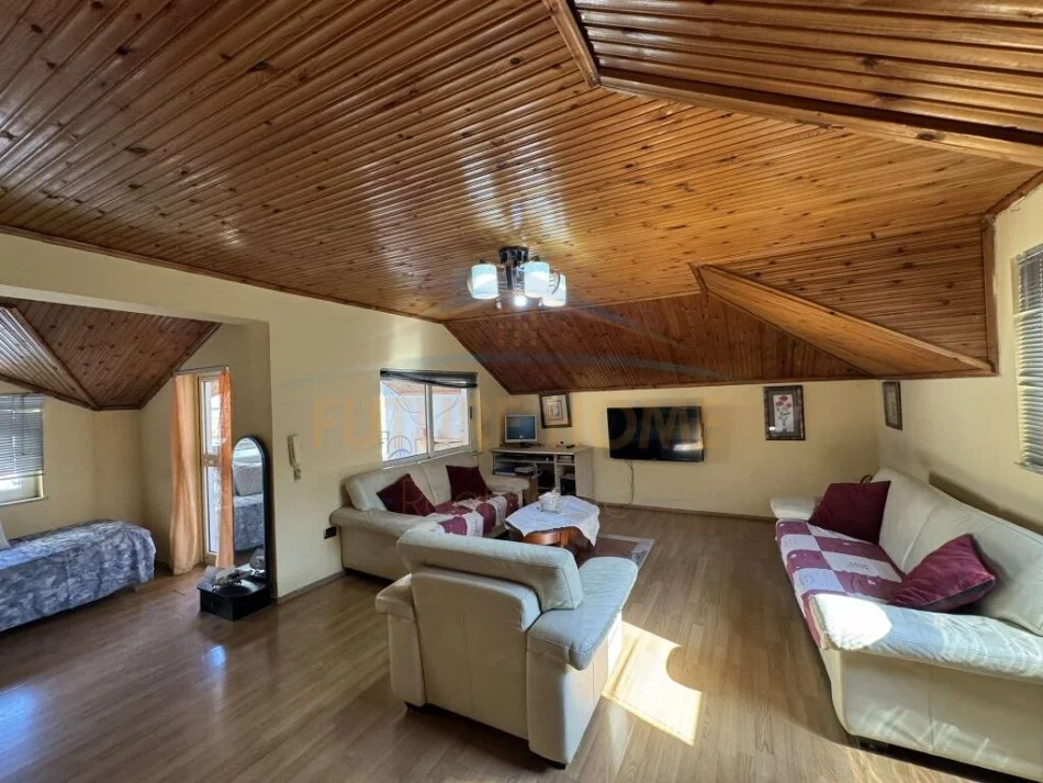 Tirane, jepet me qera apartament 3+1+Aneks+Ballkon Kati 1, 180 m² 650 € (Rruga Arkitetkt Kasemi)