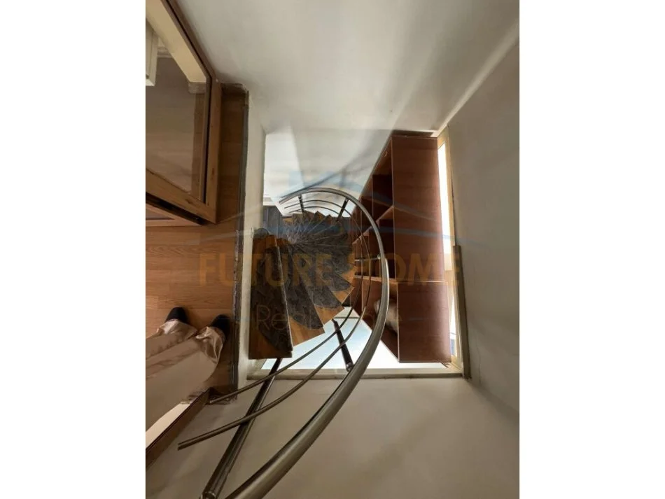 Tirane, jepet me qera apartament 3+1+Aneks+Ballkon Kati 1, 180 m² 650 € (Rruga Arkitetkt Kasemi)