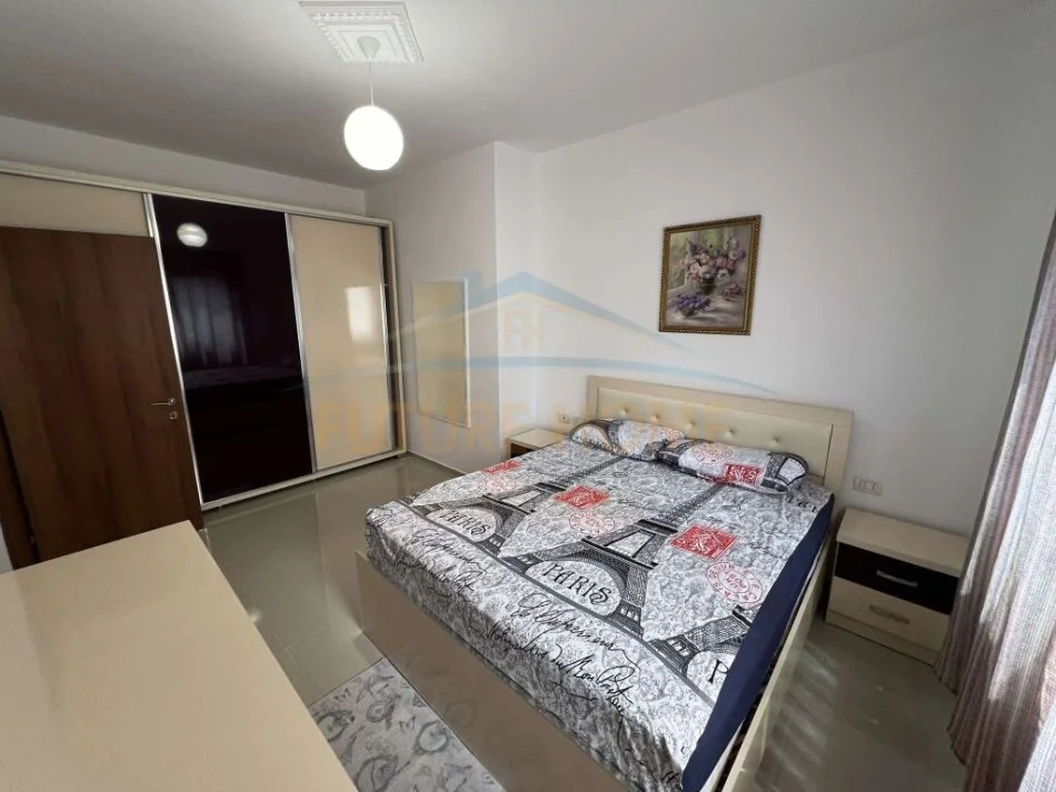 Tirane, jepet me qera apartament 2+1+Ballkon Kati 6, 90 m² 450 € (unaza e re)